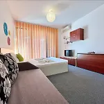 Menada In Marina Cape Апартамент *